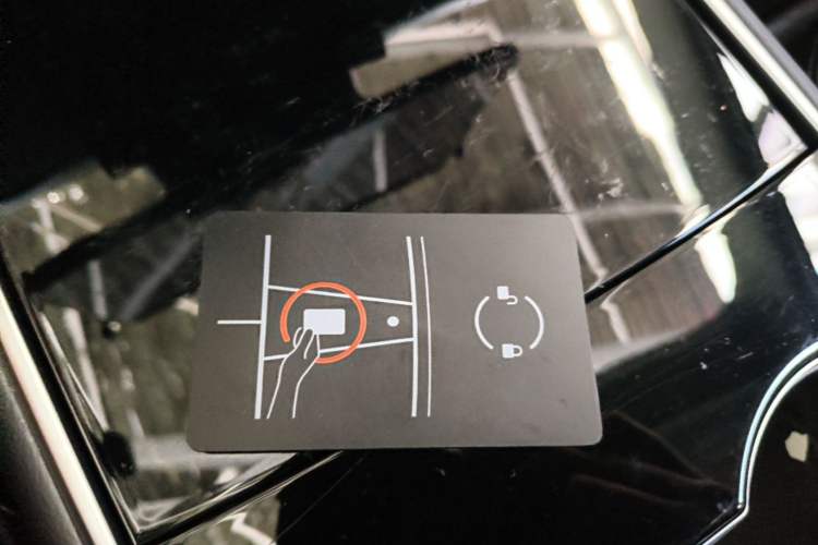 Used Tesla Model 3 2019 Standard Range Rear-Wheel Drive Upgraded Version (52 kWh) Vehicle Key