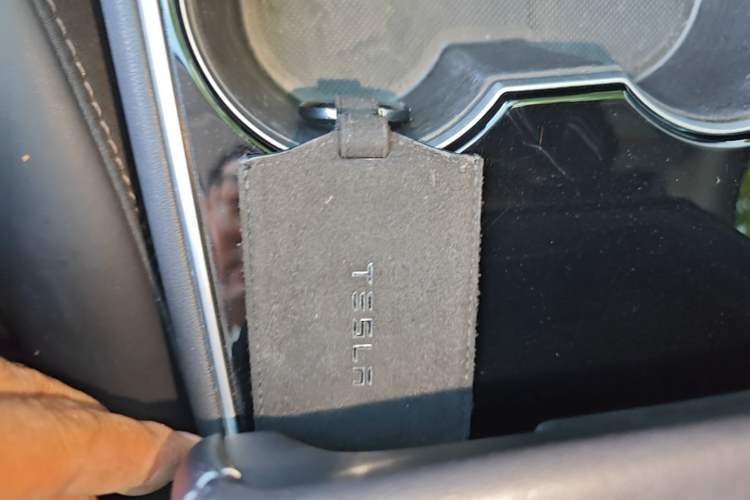 Used Tesla Model 3 2019 Long-Range All-Wheel-Drive Version Vehicle Key