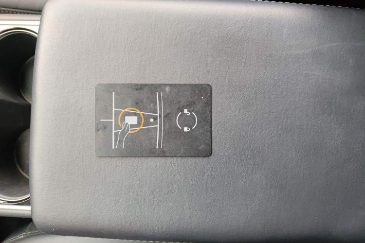Used Tesla Model 3 2019 Standard Range Rear-Wheel Drive Upgraded Version (60 kWh) Vehicle Key