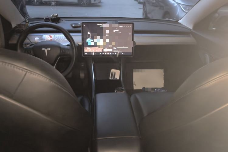 Used Tesla Model 3 2020 Revised Version Standard Range Rear-Wheel Drive – Upgraded Edition Center Console