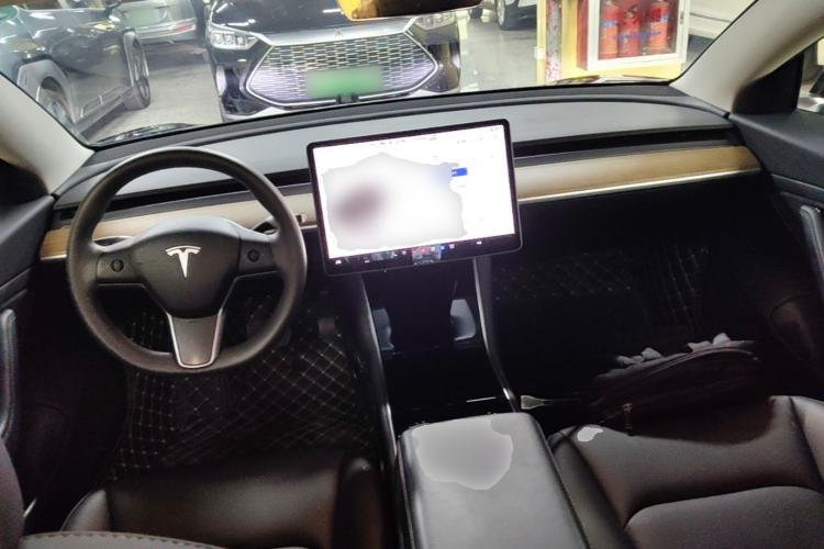 Used Tesla Model 3 2020 Revised Version Standard Range Rear-Wheel Drive – Upgraded Edition Center Console