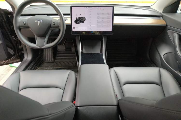 Used Tesla Model 3 2020 Revised Version Standard Range Rear-Wheel Drive – Upgraded Edition Center Console