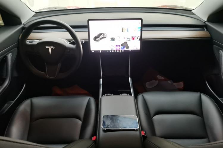 Used Tesla Model 3 2020 Revised Version Standard Range Rear-Wheel Drive – Upgraded Edition Center Console