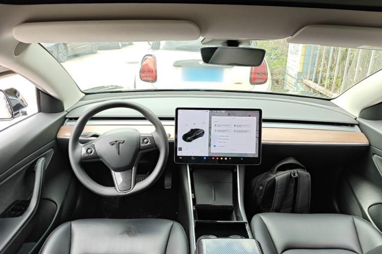 Used Tesla Model 3 2020 Revised Version Standard Range Rear-Wheel Drive – Upgraded Edition Center Console