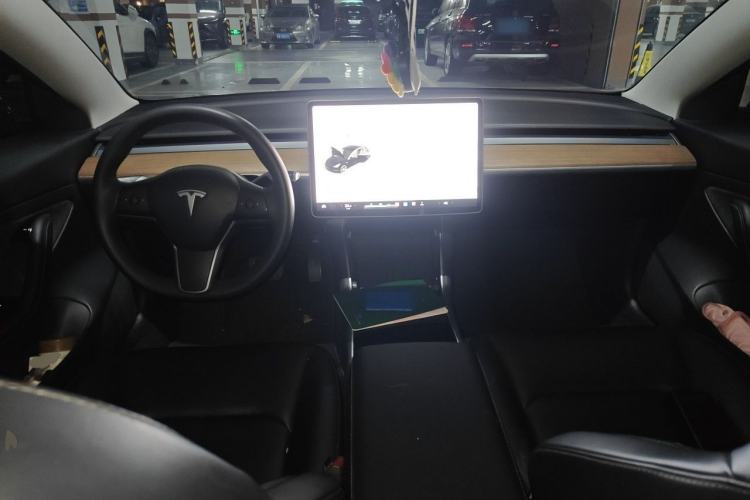 Used Tesla Model 3 2020 Revised Version Standard Range Rear-Wheel Drive – Upgraded Edition Center Console