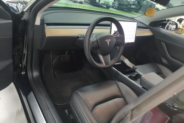 Used Tesla Model 3 2020 Long-Range Rear-Wheel-Drive Version Center Console