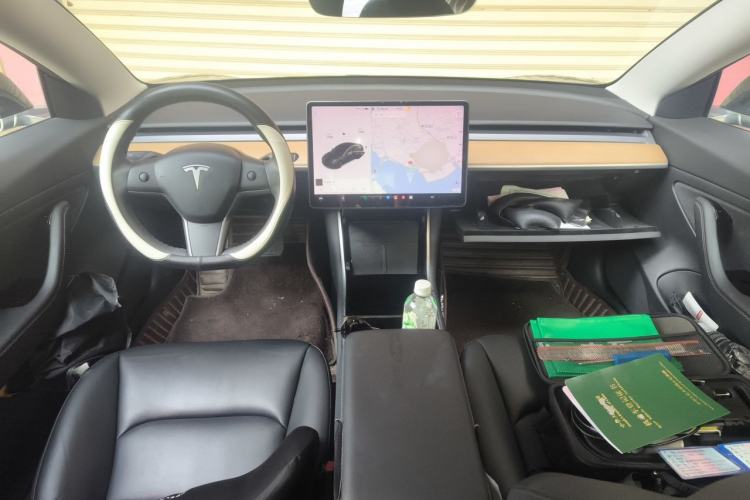 Used Tesla Model 3 2020 Revised Version Standard Range Rear-Wheel Drive – Upgraded Edition Center Console