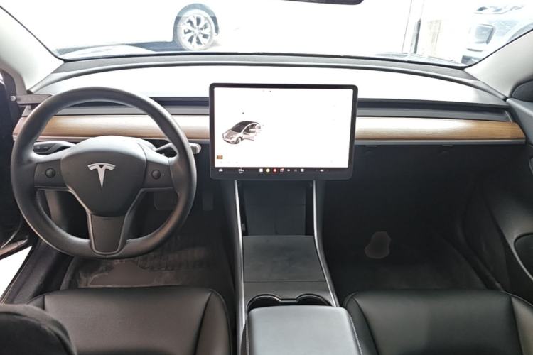 Used Tesla Model 3 2020 Revised Version Standard Range Rear-Wheel Drive – Upgraded Edition Center Console