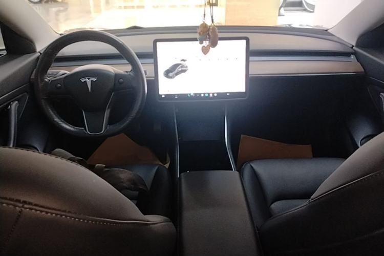 Used Tesla Model 3 2020 Revised Version Standard Range Rear-Wheel Drive – Upgraded Edition Center Console