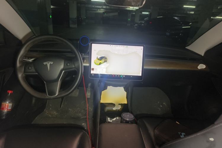 Used Tesla Model 3 2020 Revised Version Standard Range Rear-Wheel Drive – Upgraded Edition Center Console