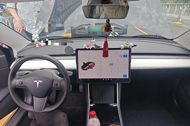Used Tesla Model 3 2020 Revised Version Standard Range Rear-Wheel Drive – Upgraded Edition Center Console