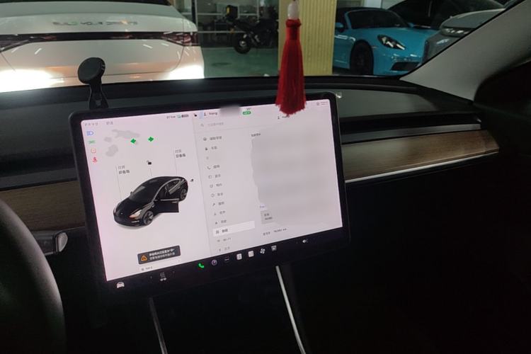 Used Tesla Model 3 2020 Revised Version Standard Range Rear-Wheel Drive – Upgraded Edition Center Console