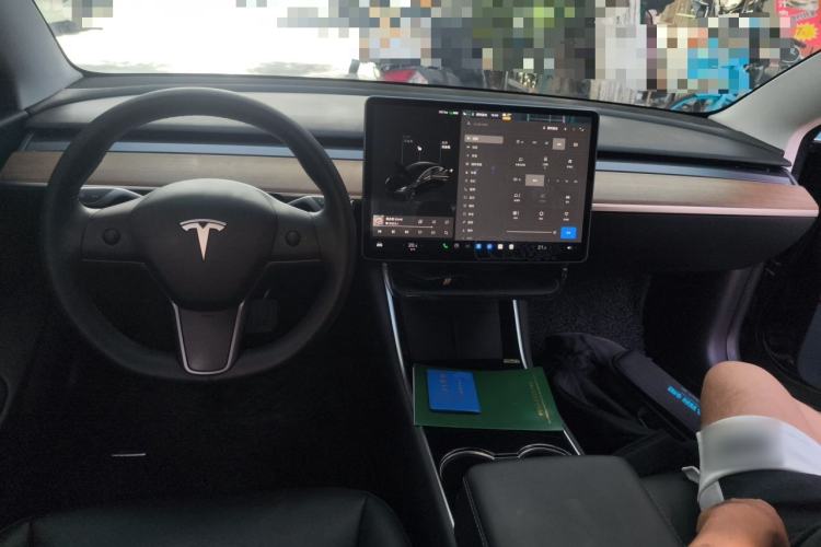 Used Tesla Model 3 2020 Revised Version Standard Range Rear-Wheel Drive – Upgraded Edition Center Console