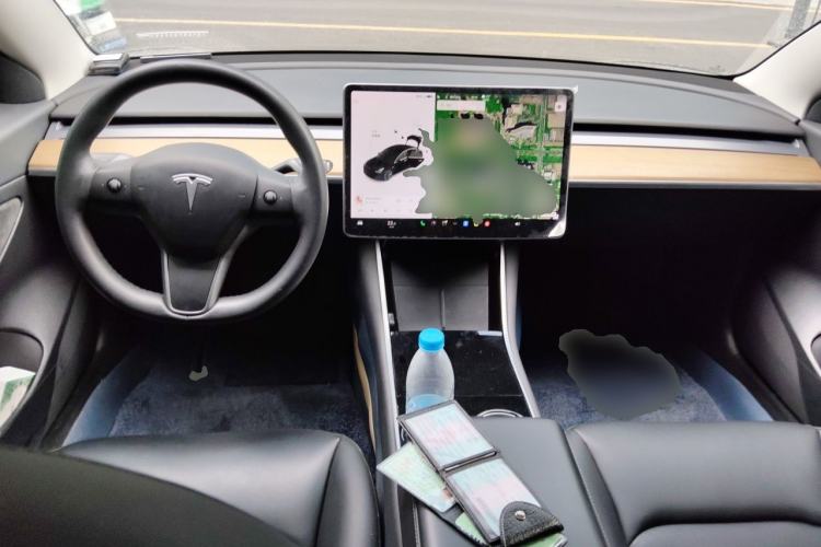 Used Tesla Model 3 2020 Revised Version Standard Range Rear-Wheel Drive – Upgraded Edition Center Console