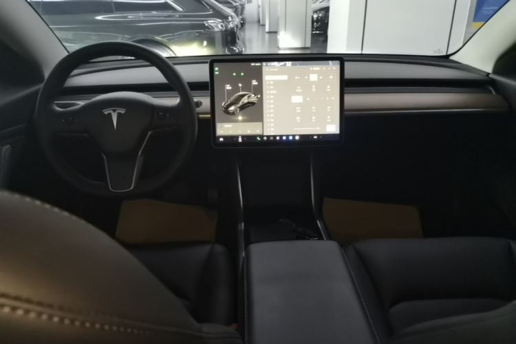 Used Tesla Model 3 2020 Revised Version Standard Range Rear-Wheel Drive – Upgraded Edition Center Console