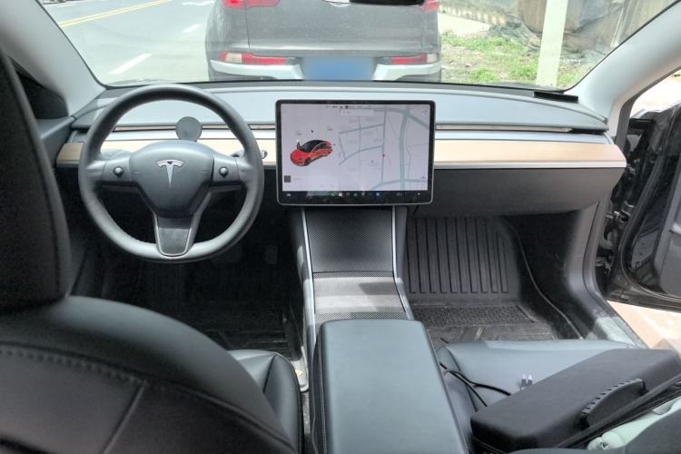 Used Tesla Model 3 2020 Revised Version Standard Range Rear-Wheel Drive – Upgraded Edition Center Console