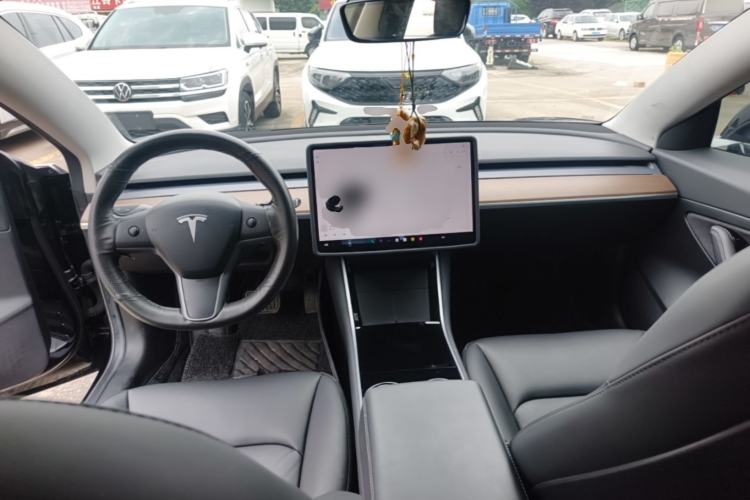 Used Tesla Model 3 2020 Revised Version Standard Range Rear-Wheel Drive – Upgraded Edition Center Console