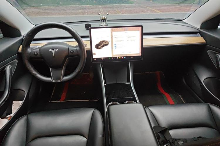 Used Tesla Model 3 2020 Revised Version Standard Range Rear-Wheel Drive – Upgraded Edition Center Console