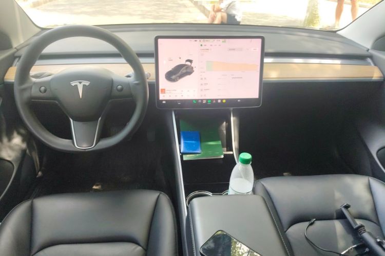 Used Tesla Model 3 2020 Revised Version Standard Range Rear-Wheel Drive – Upgraded Edition Center Console