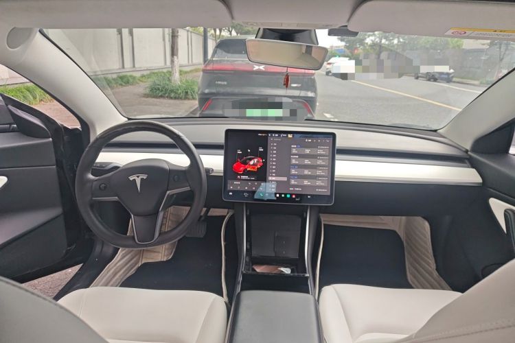 Used Tesla Model 3 2020 Revised Version Standard Range Rear-Wheel Drive – Upgraded Edition Center Console