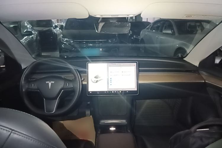 Used Tesla Model 3 2020 Revised Version Standard Range Rear-Wheel Drive – Upgraded Edition Center Console