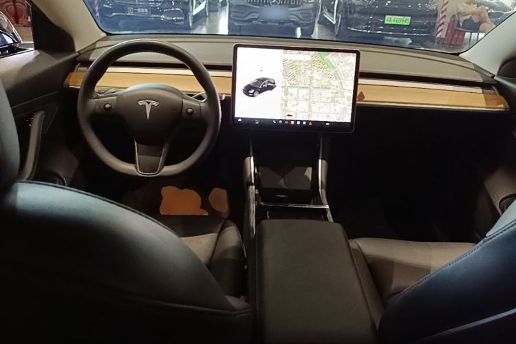 Used Tesla Model 3 2020 Revised Version Standard Range Rear-Wheel Drive – Upgraded Edition Center Console
