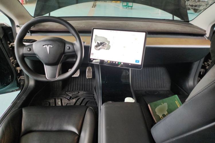 Used Tesla Model 3 2020 Revised Version Standard Range Rear-Wheel Drive – Upgraded Edition Center Console