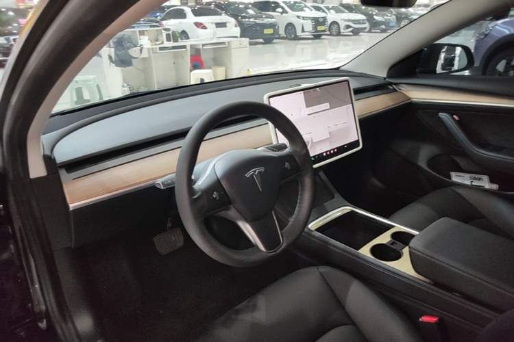 Used Tesla Model 3 2020 Refreshed Version Long-Range Rear-Wheel Drive Center Console