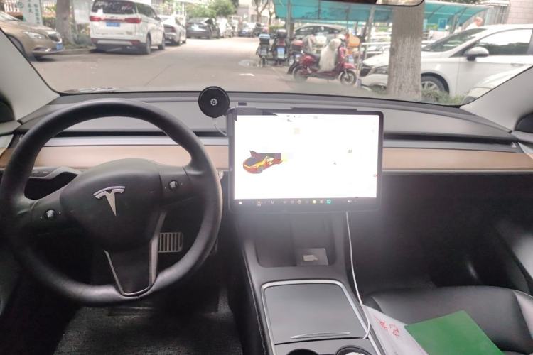 Used Tesla Model 3 2020 Revised Version Standard Range Rear-Wheel Drive – Upgraded Edition Center Console
