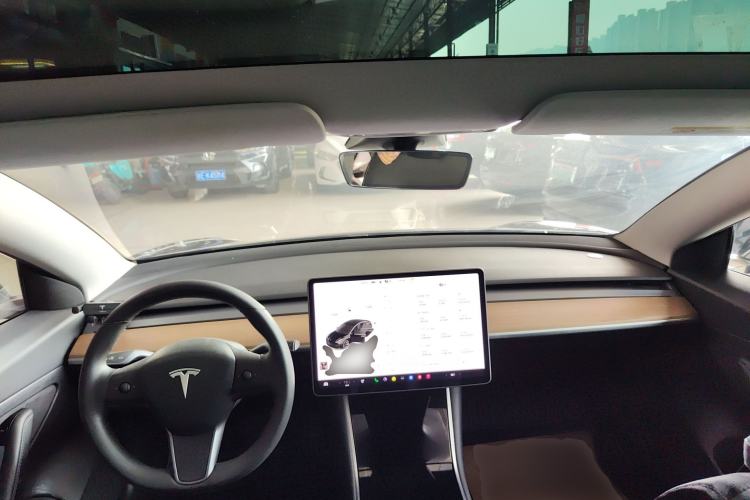 Used Tesla Model 3 2020 Revised Version Standard Range Rear-Wheel Drive – Upgraded Edition Center Console