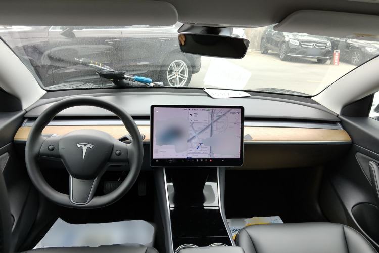 Used Tesla Model 3 2020 Revised Version Standard Range Rear-Wheel Drive – Upgraded Edition Center Console