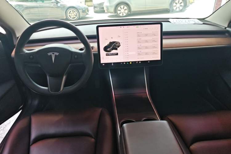 Used Tesla Model 3 2020 Revised Version Standard Range Rear-Wheel Drive – Upgraded Edition Center Console