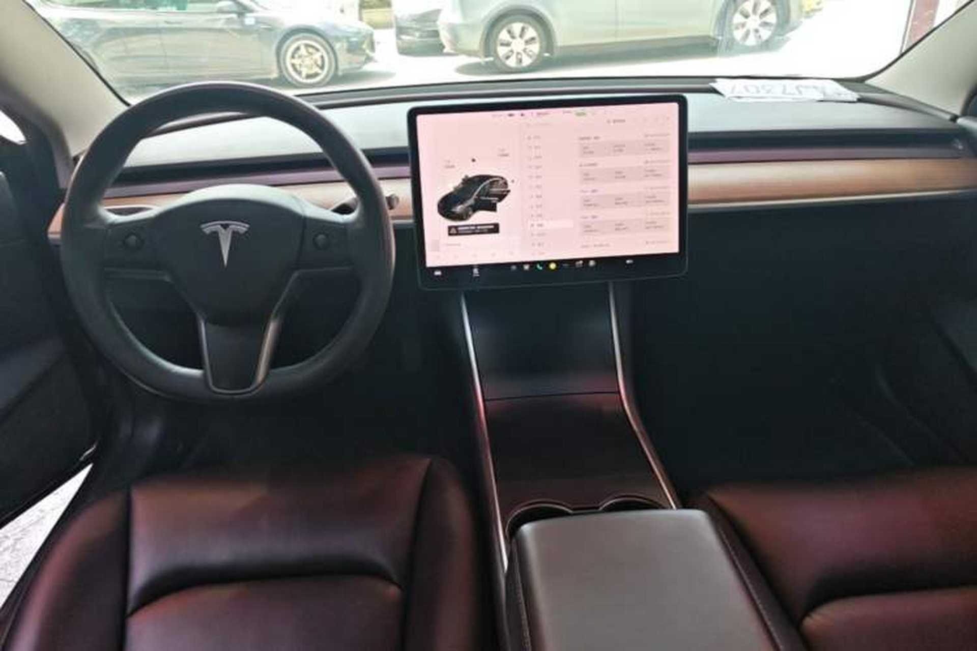 Used Tesla Model 3 2020 Revised Version Standard Range Rear-Wheel Drive – Upgraded Edition Center Console