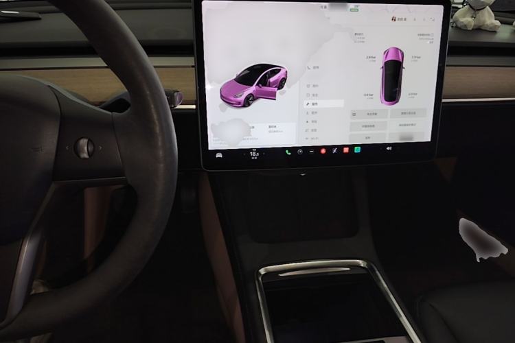 Used Tesla Model 3 2020 Revised Version Standard Range Rear-Wheel Drive – Upgraded Edition Center Console