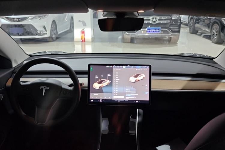 Used Tesla Model 3 2020 Revised Version Standard Range Rear-Wheel Drive – Upgraded Edition Center Console