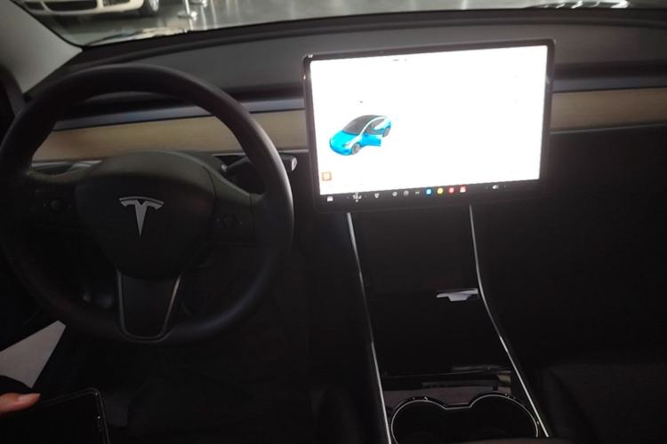 Used Tesla Model 3 2020 Revised Version Standard Range Rear-Wheel Drive – Upgraded Edition Center Console