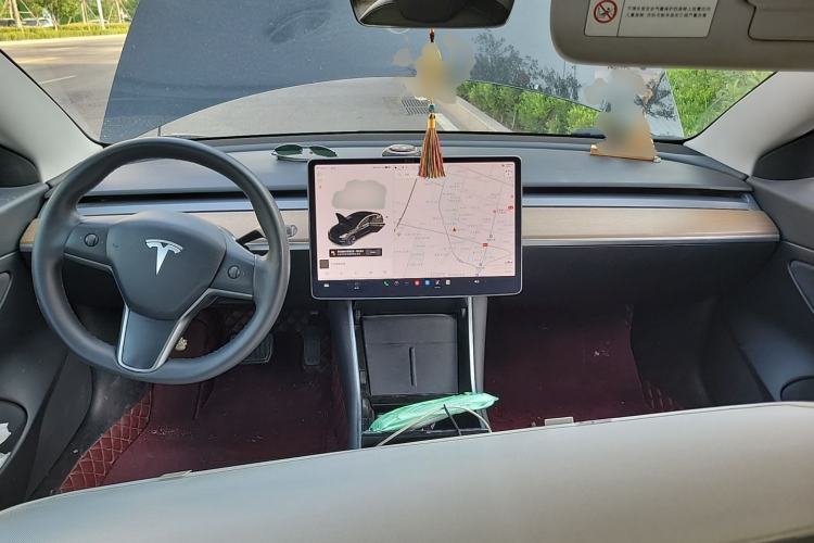 Used Tesla Model 3 2020 Revised Version Standard Range Rear-Wheel Drive – Upgraded Edition Center Console