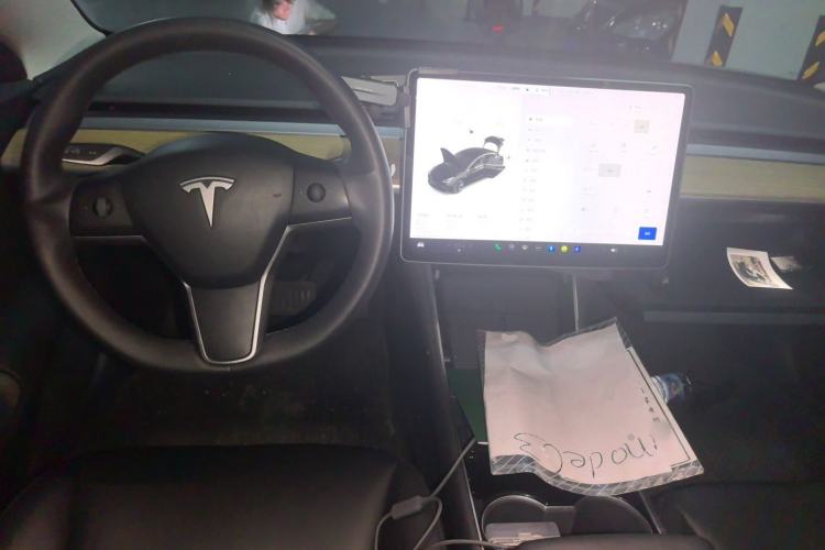 Used Tesla Model 3 2020 Revised Version Standard Range Rear-Wheel Drive – Upgraded Edition Center Console