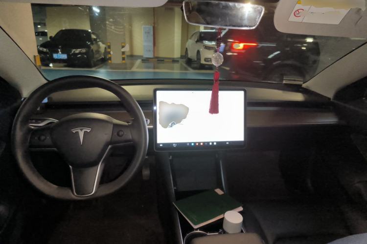 Used Tesla Model 3 2020 Revised Version Standard Range Rear-Wheel Drive – Upgraded Edition Center Console