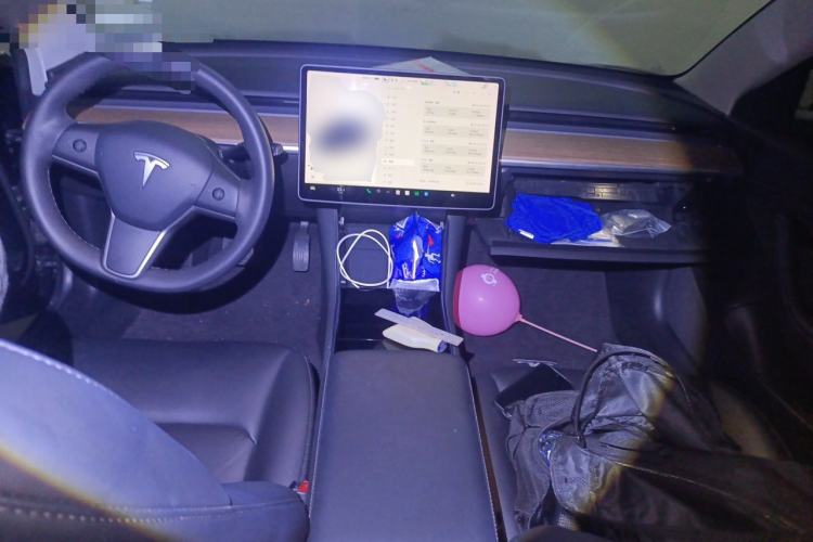 Used Tesla Model 3 2020 Revised Version Standard Range Rear-Wheel Drive – Upgraded Edition Center Console