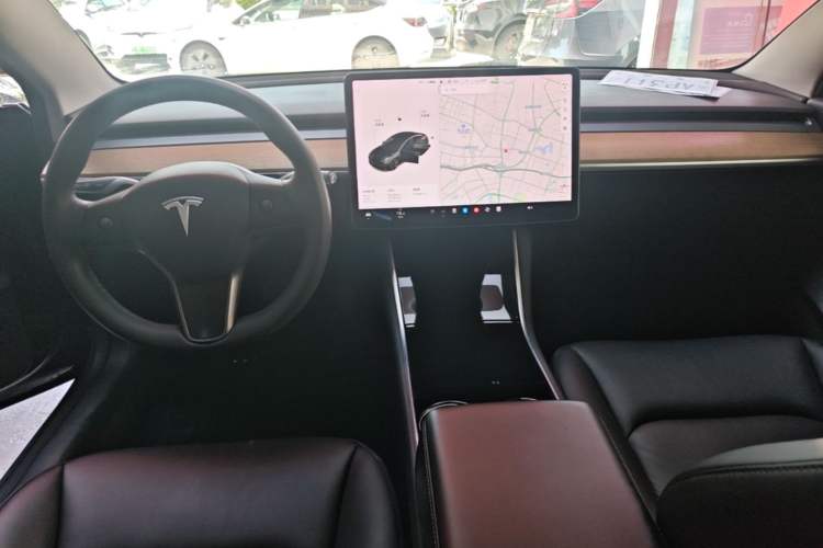Used Tesla Model 3 2020 Revised Version Standard Range Rear-Wheel Drive – Upgraded Edition Center Console