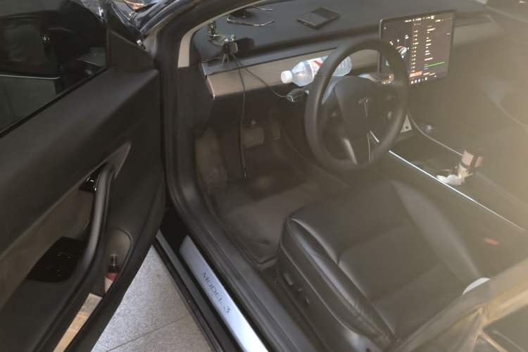 Used Tesla Model 3 2020 Revised Version Standard Range Rear-Wheel Drive – Upgraded Edition Driver Seat