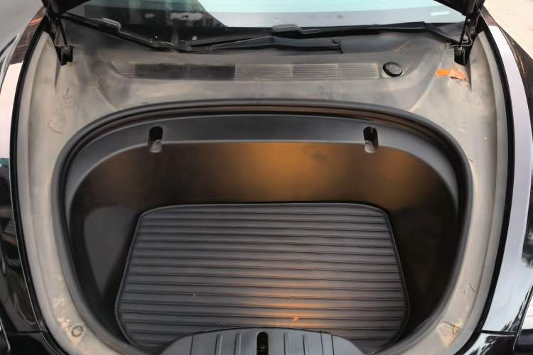 Used Tesla Model 3 2020 Revised Version Standard Range Rear-Wheel Drive – Upgraded Edition Engine Bay
