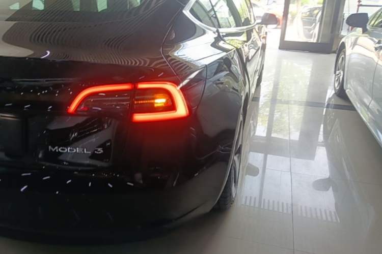 Used Tesla Model 3 2020 Refreshed Version Long-Range Rear-Wheel Drive Exterior 3