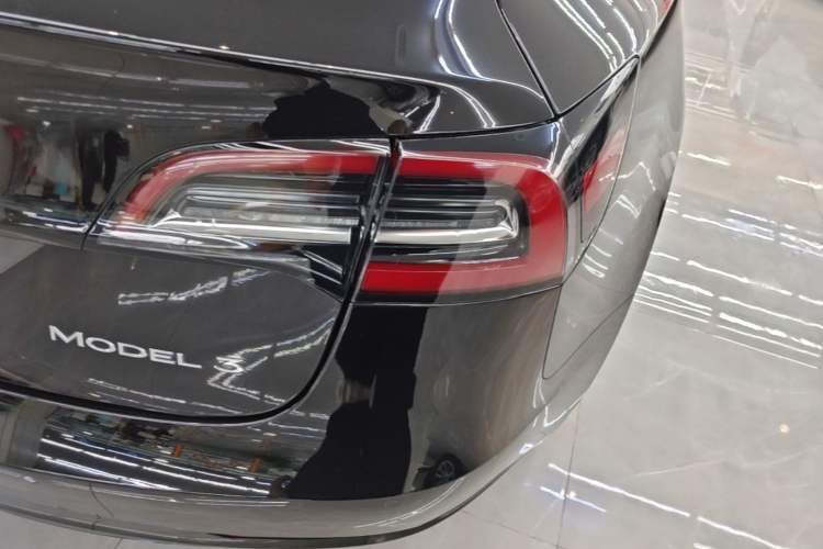 Used Tesla Model 3 2020 Refreshed Version Long-Range Rear-Wheel Drive Exterior 3