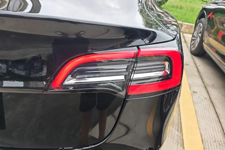 Used Tesla Model 3 2020 Standard Range Rear-Wheel Drive Upgraded Version Exterior 3