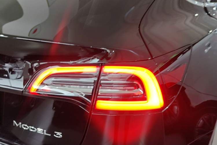 Used Tesla Model 3 2020 Revised Version Standard Range Rear-Wheel Drive – Upgraded Edition Exterior 3