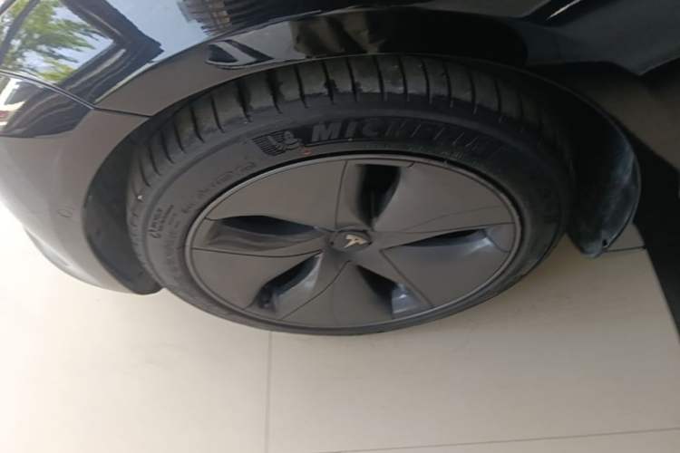 Used Tesla Model 3 2020 Refreshed Version Long-Range Rear-Wheel Drive Exterior 4