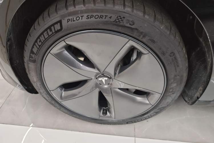 Used Tesla Model 3 2020 Refreshed Version Long-Range Rear-Wheel Drive Exterior 4