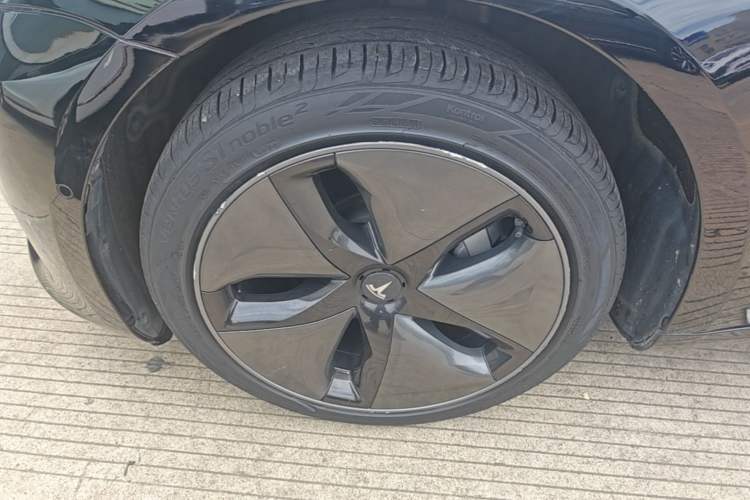 Used Tesla Model 3 2020 Standard Range Rear-Wheel Drive Upgraded Version Exterior 4